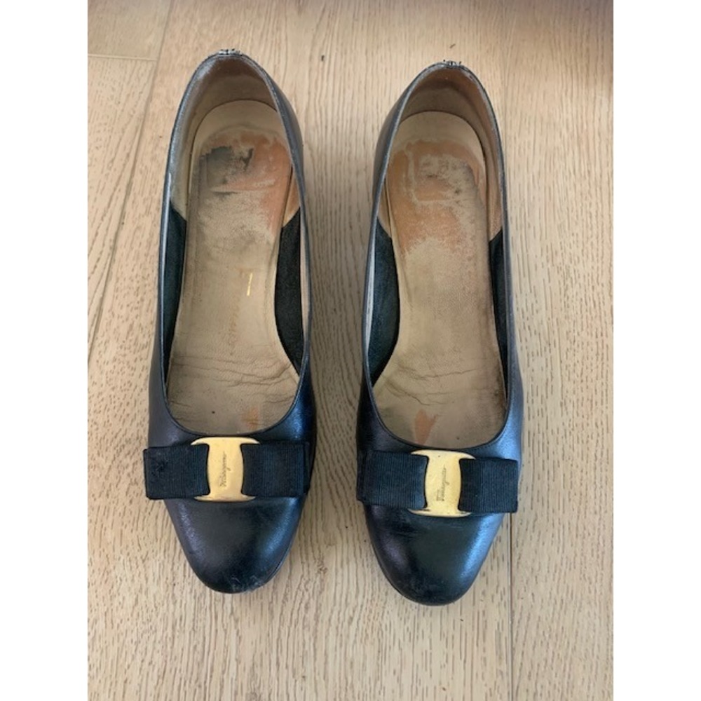 Salvatore Ferragamo Vara Bow Pumps‎ Black Leather Low Block Heel Shoes 7.5 C